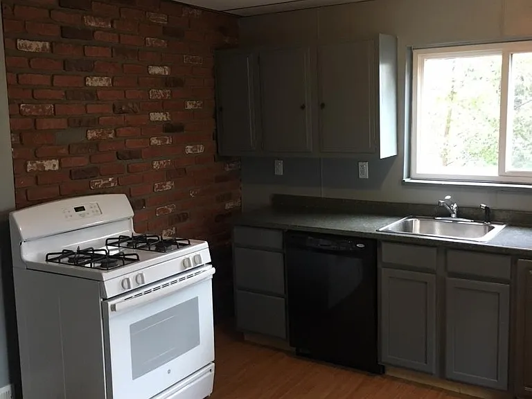 327 Farley Way — Photo 2