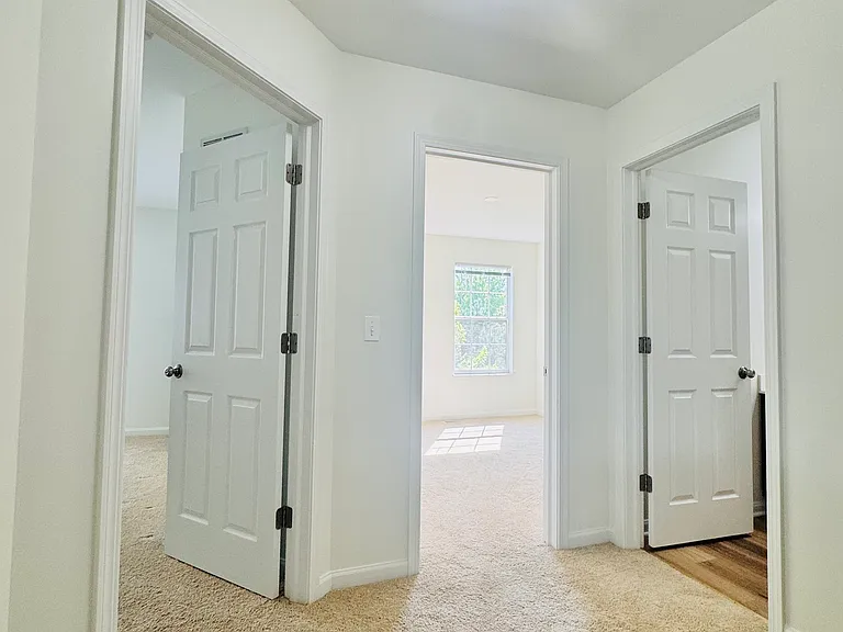 61 Melrose Ct — Photo 21