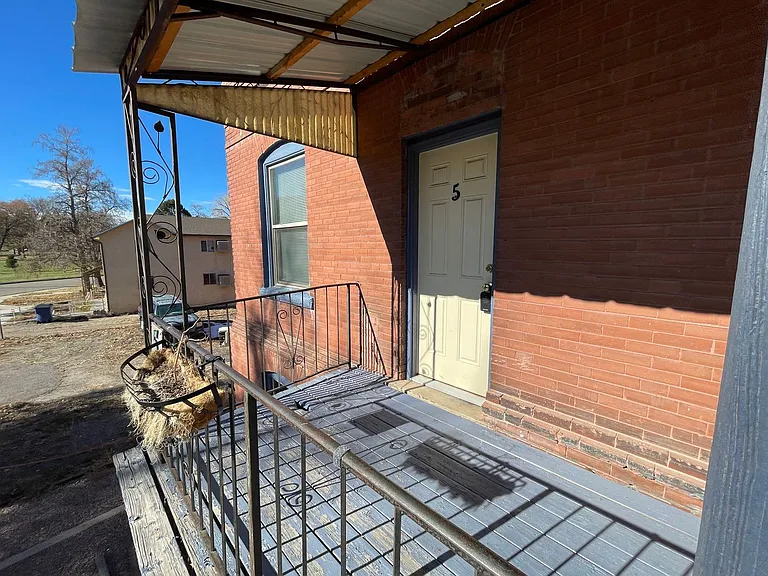 207 Midway Ave — Photo 48