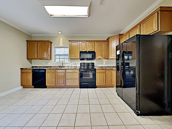3rd image of 1604 Spring Oak Ln