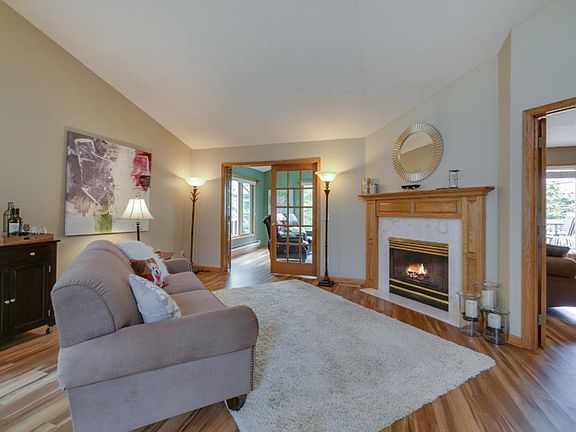 4th image of 3610 Zanzibar Ln N