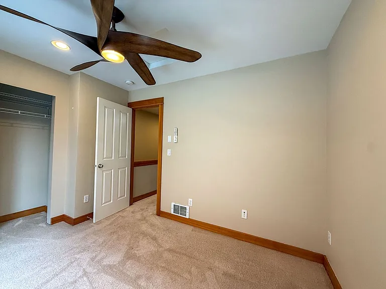 2325 Franklin Ave E #A — Photo 15