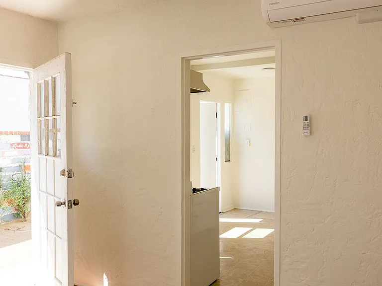 52 W Center St #B — Photo 13