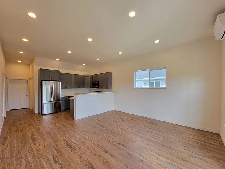1117 Marguerite Ave — Photo 7