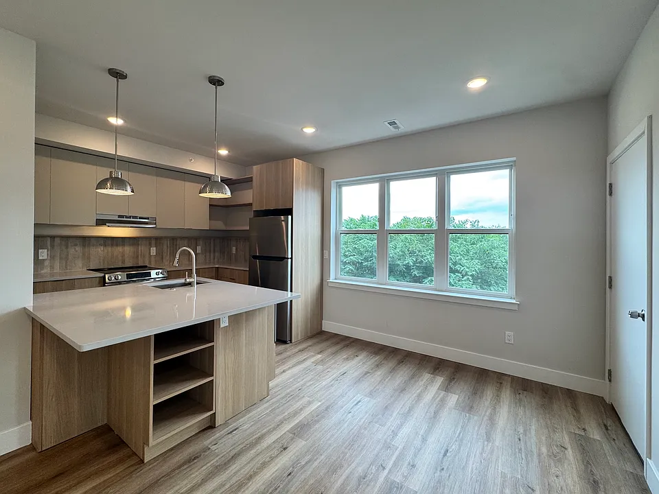 5222-24 Chester Ave #15
