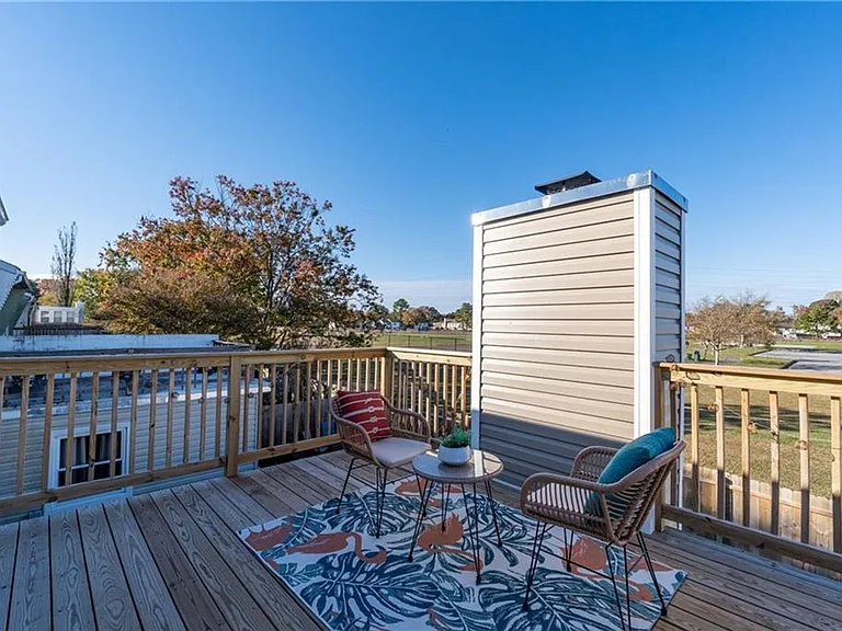 5900 Clear Springs Ct — Photo 20