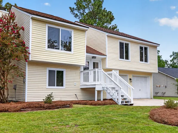 104 Foxfire Ct, Summerville, SC 29486