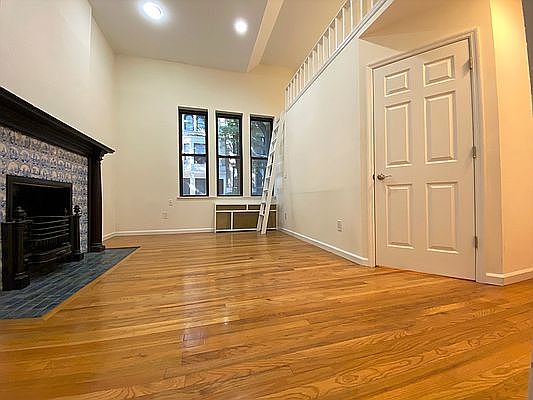 1st image of 257 W 91st St #1EE