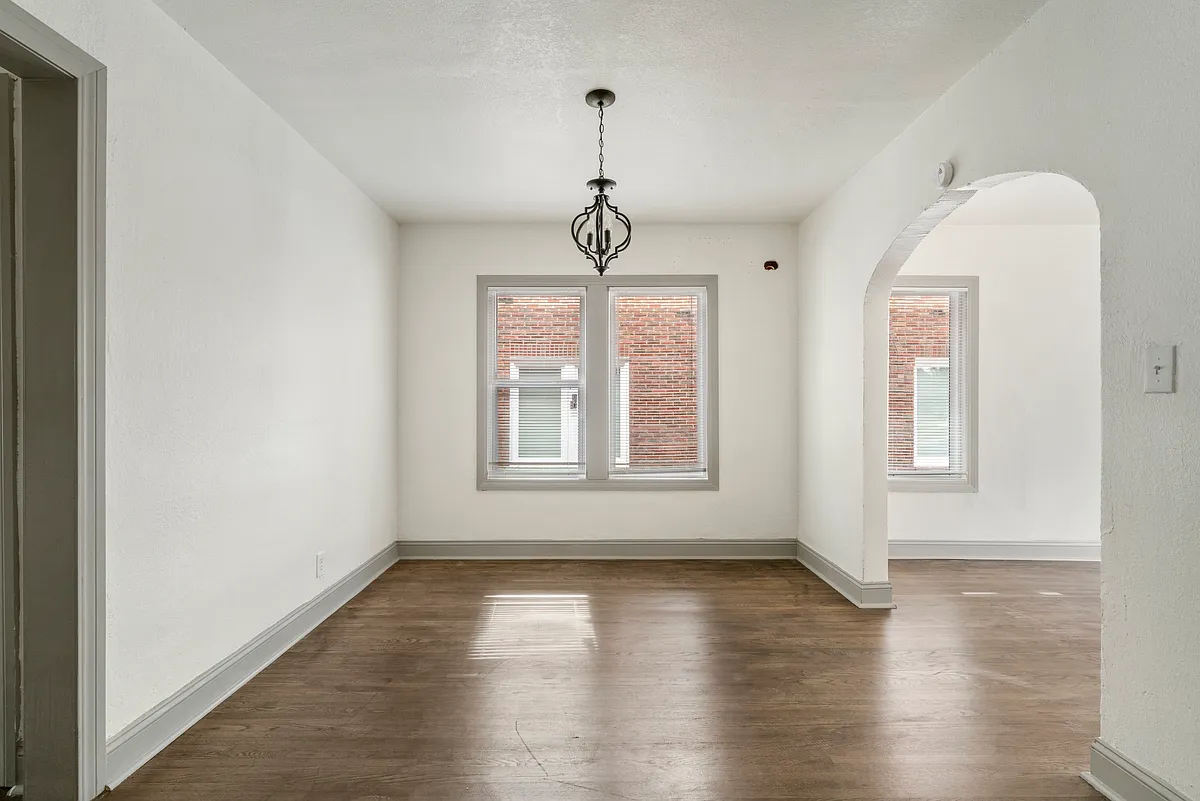 Building Photo - 1128 S Rockford Ave #2