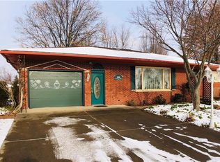 1114 E Arlington Rd, Erie, PA 16504