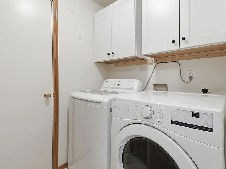 894 SE 71st Ave — Photo 9