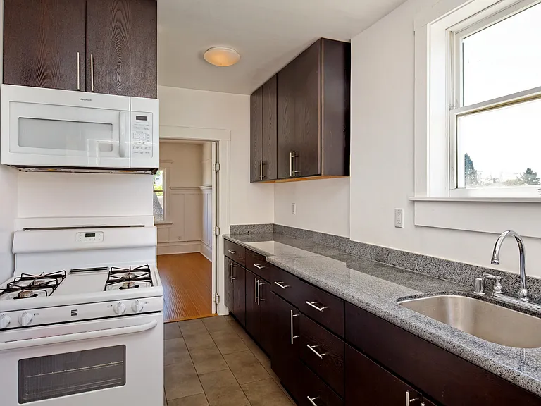 2133 & 2139 Grant Street — Photo 9