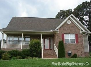 82 Village Dr, Chickamauga, GA 30707
