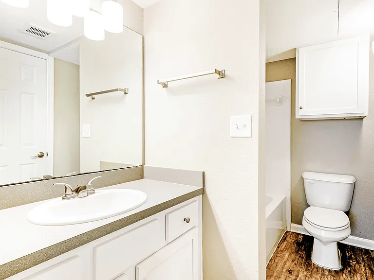 Bentley Green Apartment Homes — Photo 73