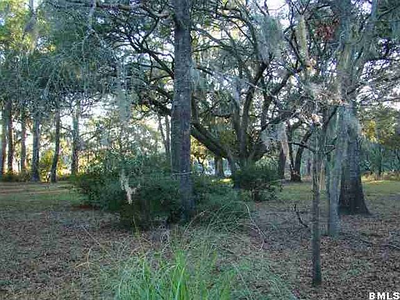 3rd image of 10 Hickory Road