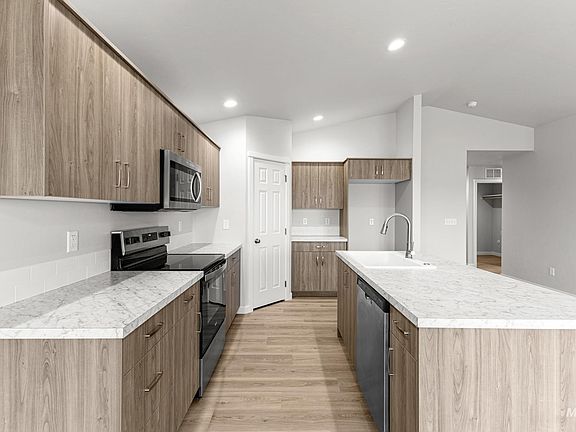 5th image of 7256 S Menzingers Ave