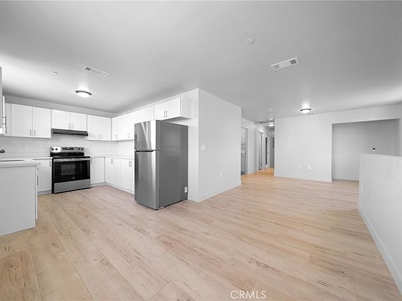 3rd image of 238 W 84th St