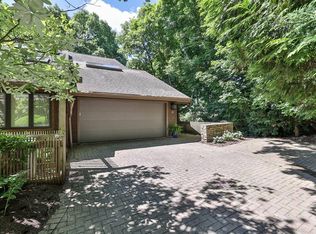 5 Spring Knoll Dr, Cincinnati, OH 45227