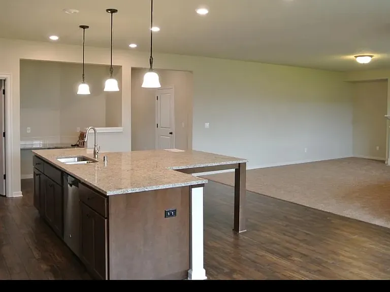 19008 NE 29th Dr — Photo 6