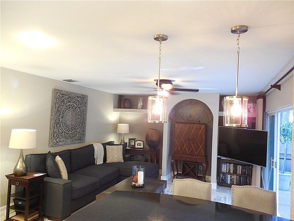 4th image of 15717 Gardenside Ln