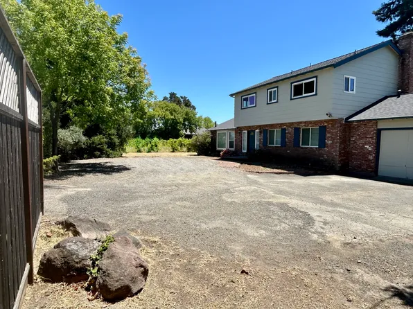 1870 River Rd, Fulton, CA 95439
