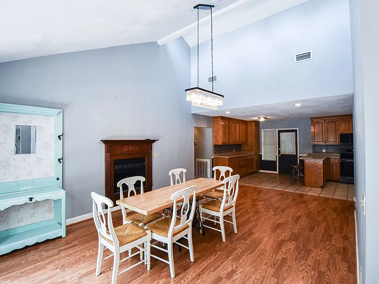 555 Shady Acres Dr — Photo 19