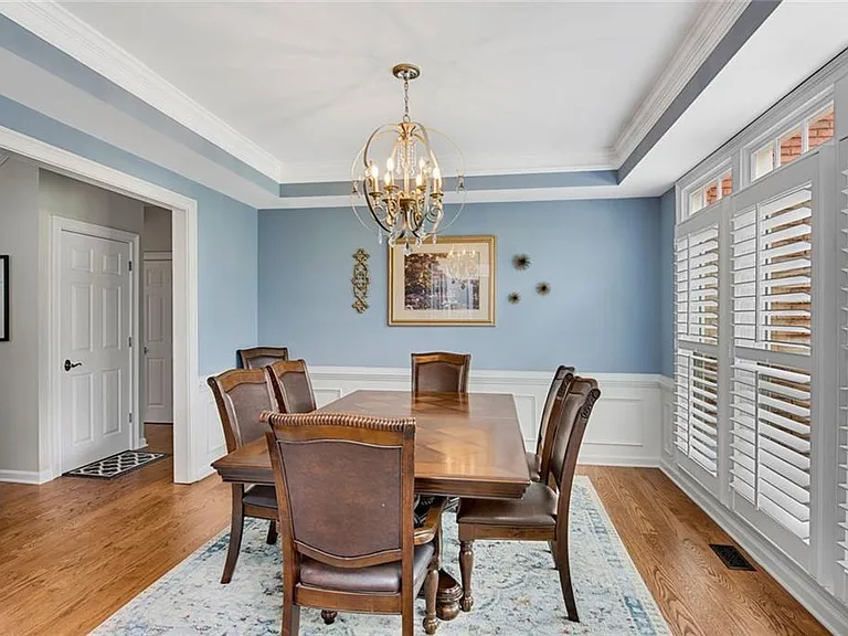 6070 Poplar Spring Dr — Photo 3
