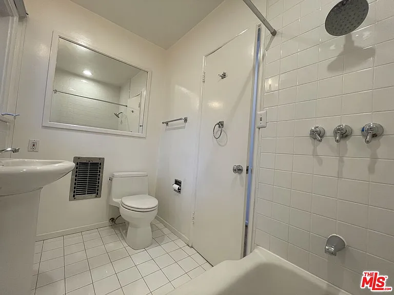 6216 Temple Hill Dr — Photo 13