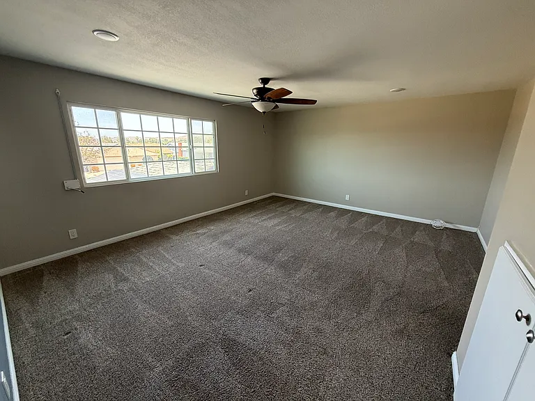 2426 N Hawk St — Photo 17