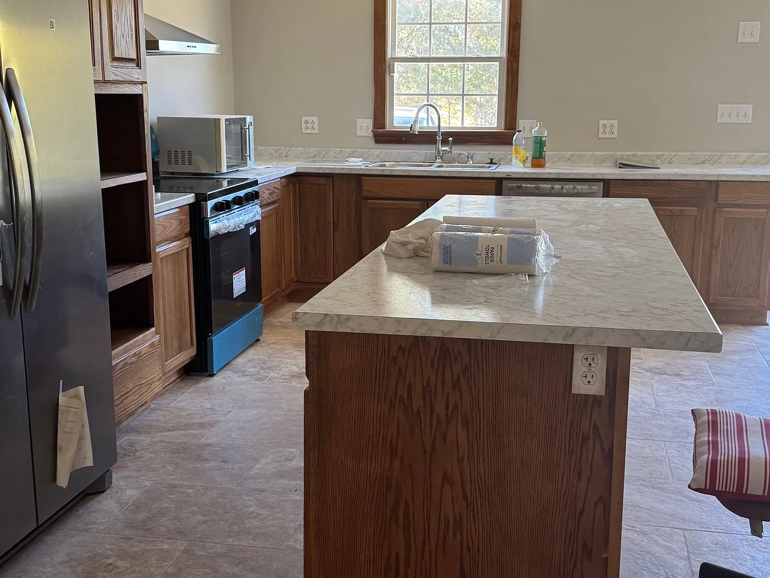 3 bed, 2004 sqft, $2,800 — Photo 3