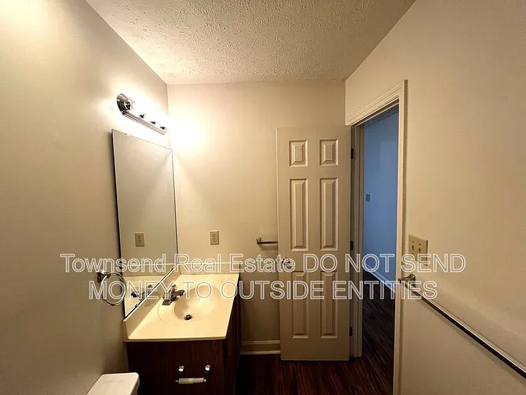 1005-4 Ancestry Dr — Photo 12