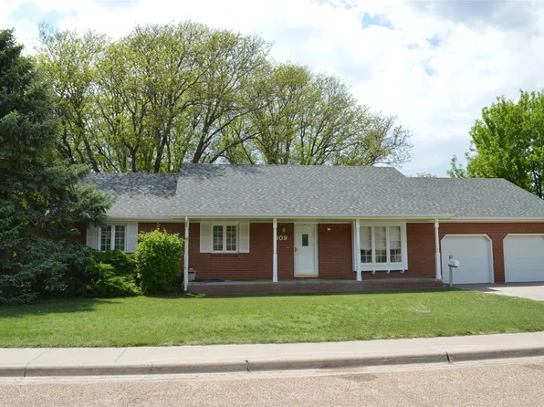 809 N Hickok St, Ulysses, KS 67880