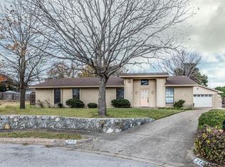 312 Lansford Ct, Benbrook, TX 76126