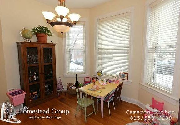 5th image of 1900 W Larchmont Ave #01