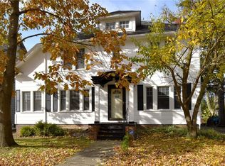 2610 S Taylor Rd, Cleveland Heights, OH 44118