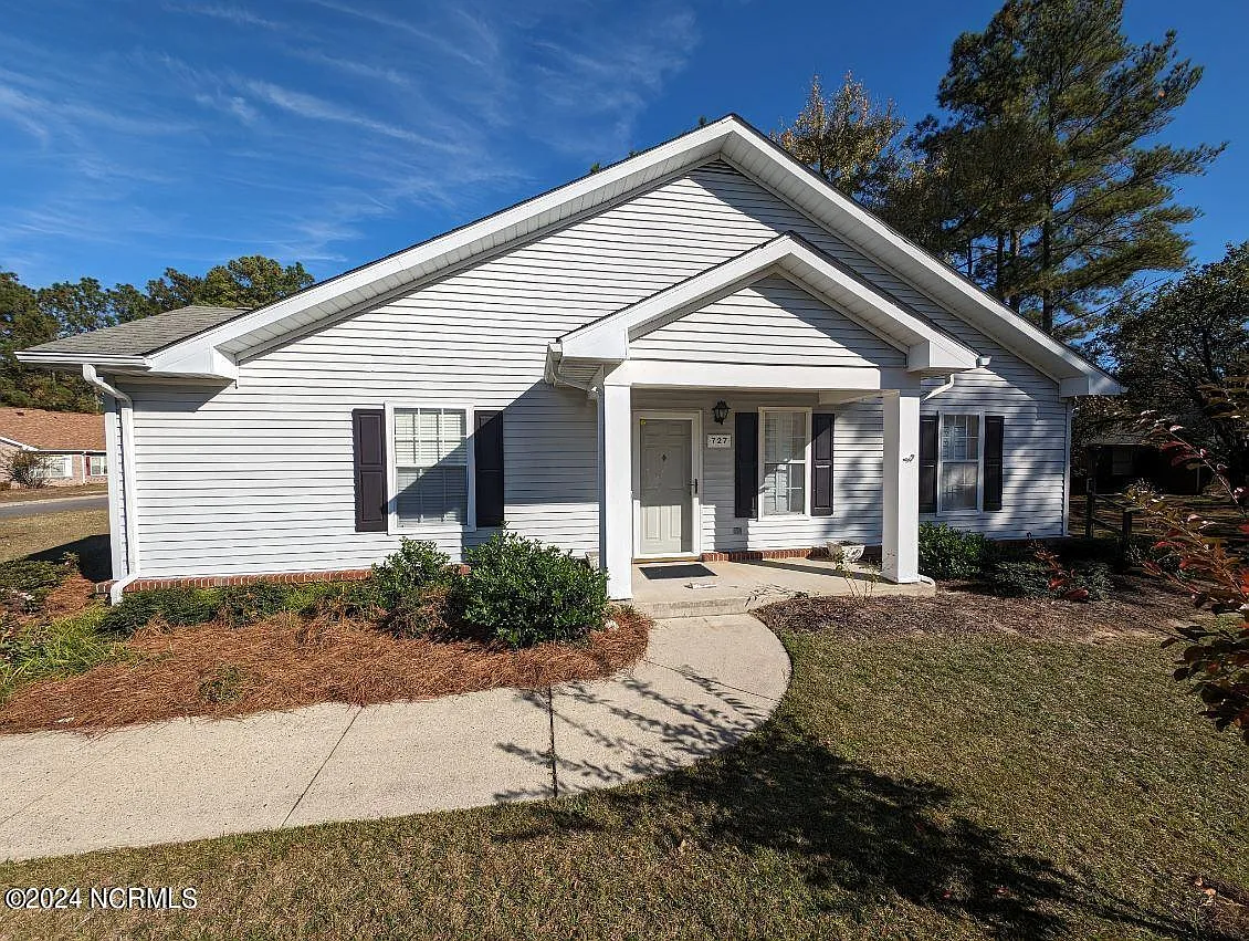 2 bed, 1.0 bath, 920 sqft, $1,650 — Photo 2