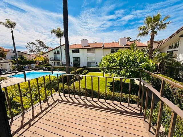 Building Photo - 647 Por La Mar Cir #F