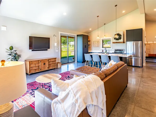 44 Barefoot Ln, Bigfork, MT 59911