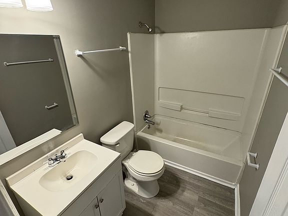 3rd image of 102 Aqua Ct #102