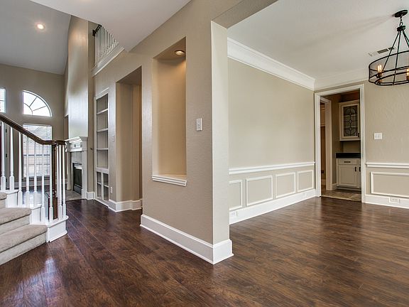 3rd image of 2720 Meadow Hills Ln