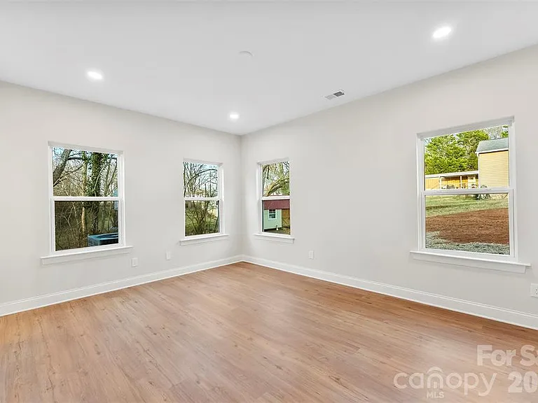 1558 7th Avenue Dr SW — Photo 19