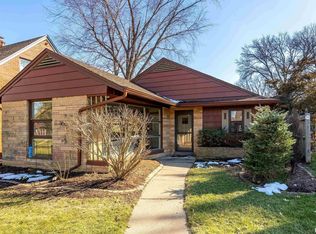 2933 E 18th St, Davenport, IA 52803