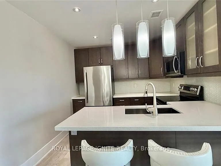 1 Victoria St S #1712 — Photo 8