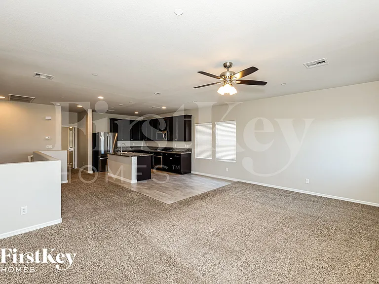 838 N Water St — Photo 5
