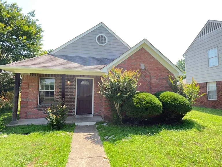 5554 Steffani Dr — Photo 1