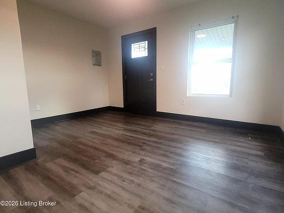 4th image of 1625 Berry Blvd