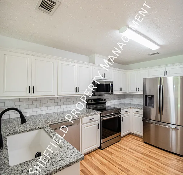 3008 Thornberry Cir — Photo 12