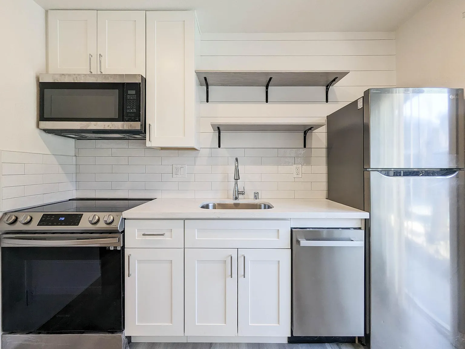 1 bed, $2,800 — Photo 2