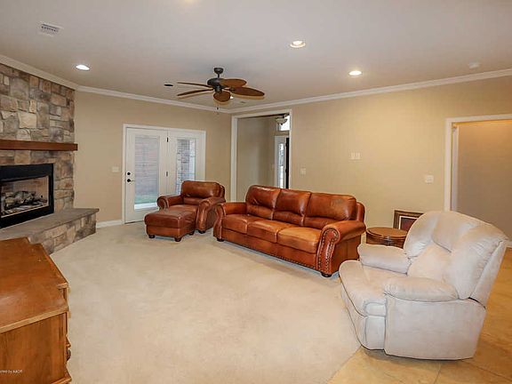 5th image of 8026 Oxford Dr