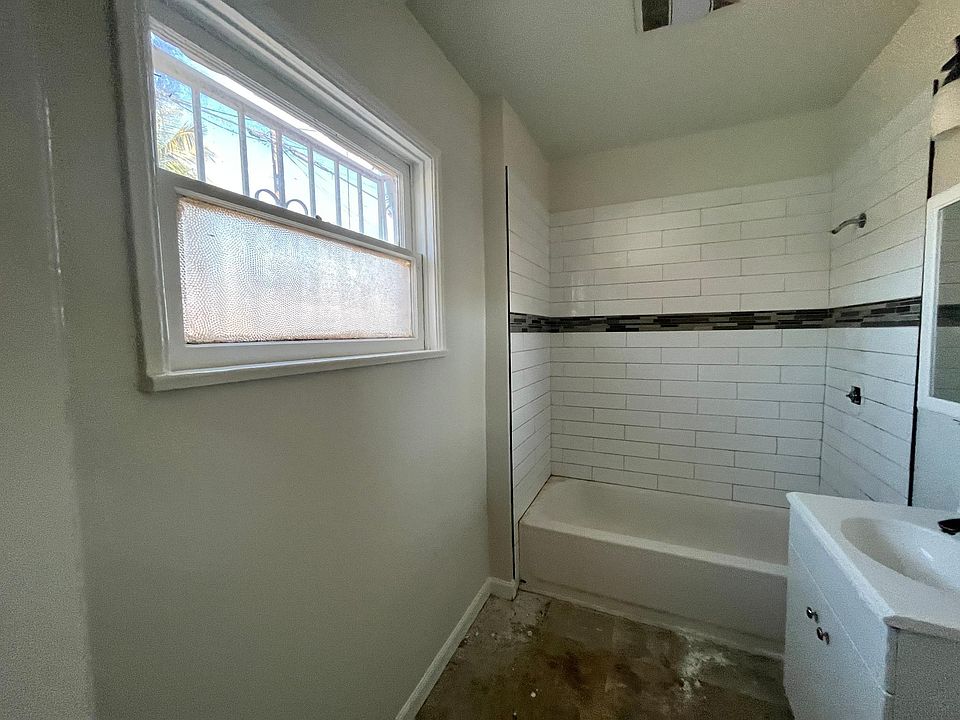 2nd image of 3209 W 110th St APT C